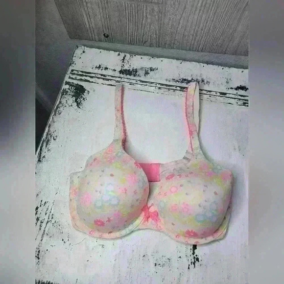 PINK/ Victoria Secret Bra bundle of 3. All size 34D. - Picture 3 of 9